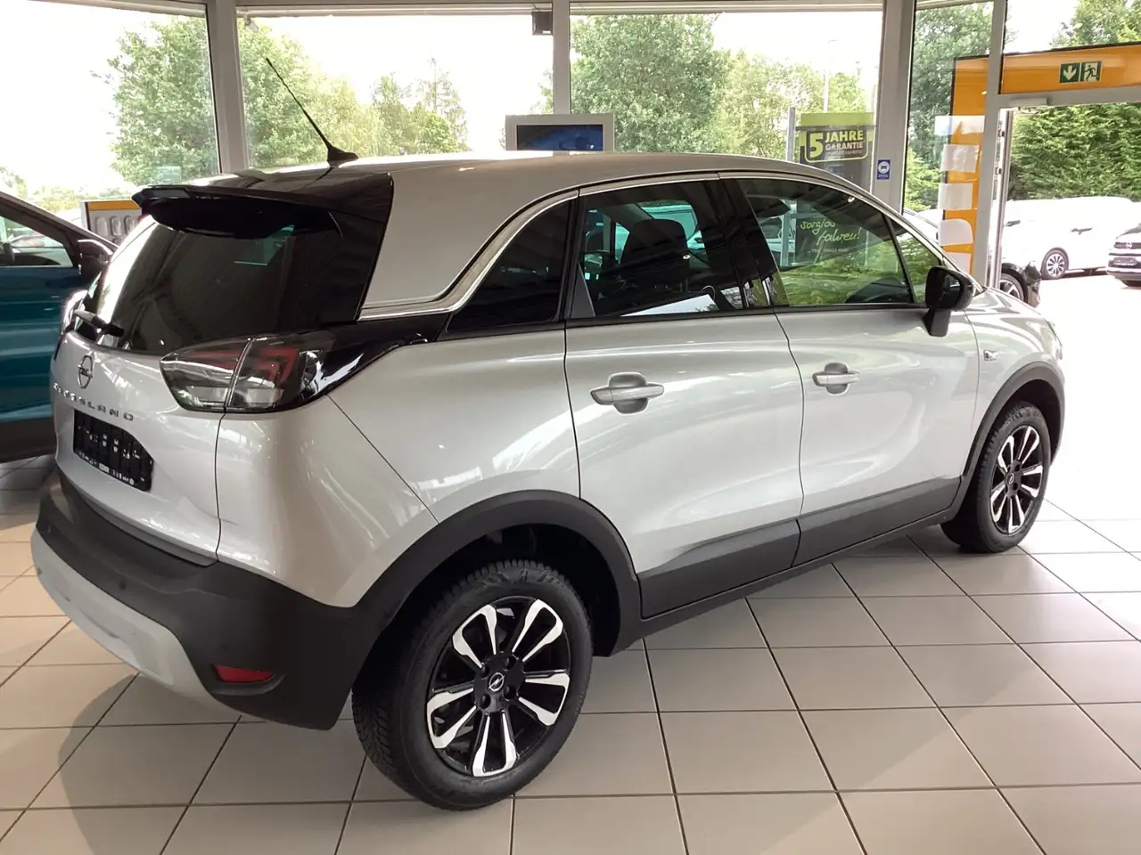 Opel Crossland 1.2 Turbo ELEGANCE PAKET Klima+Navi+PDC — Galerie du véhicule 9