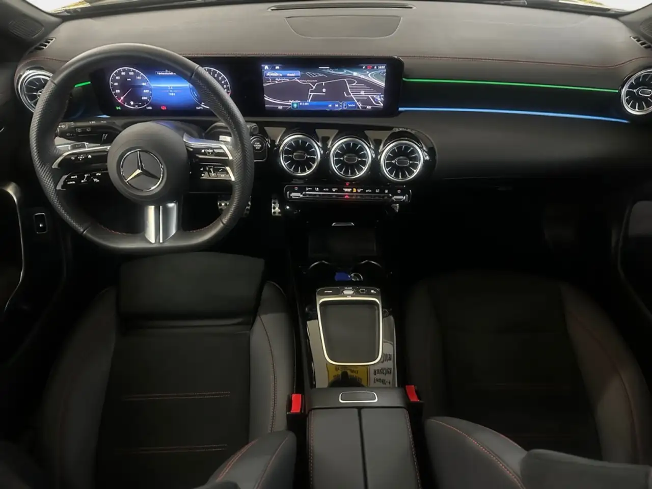 Mercedes-Benz CLA 250 e SB AMG Premium LED MBUX Premium Winter — Vehicle gallery 11