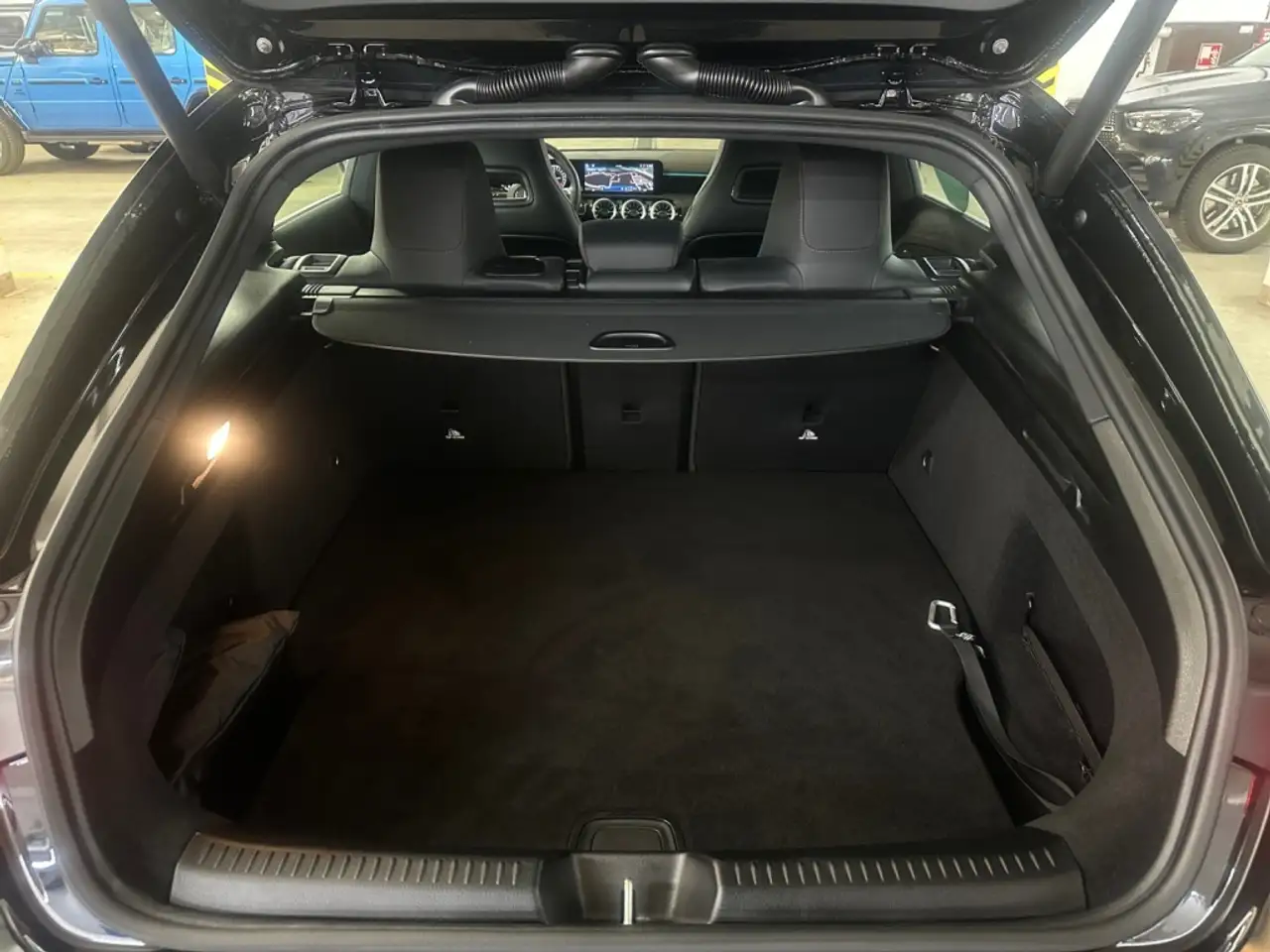 Mercedes-Benz CLA 250 e SB AMG Premium LED MBUX Premium Winter — Vehicle gallery 18