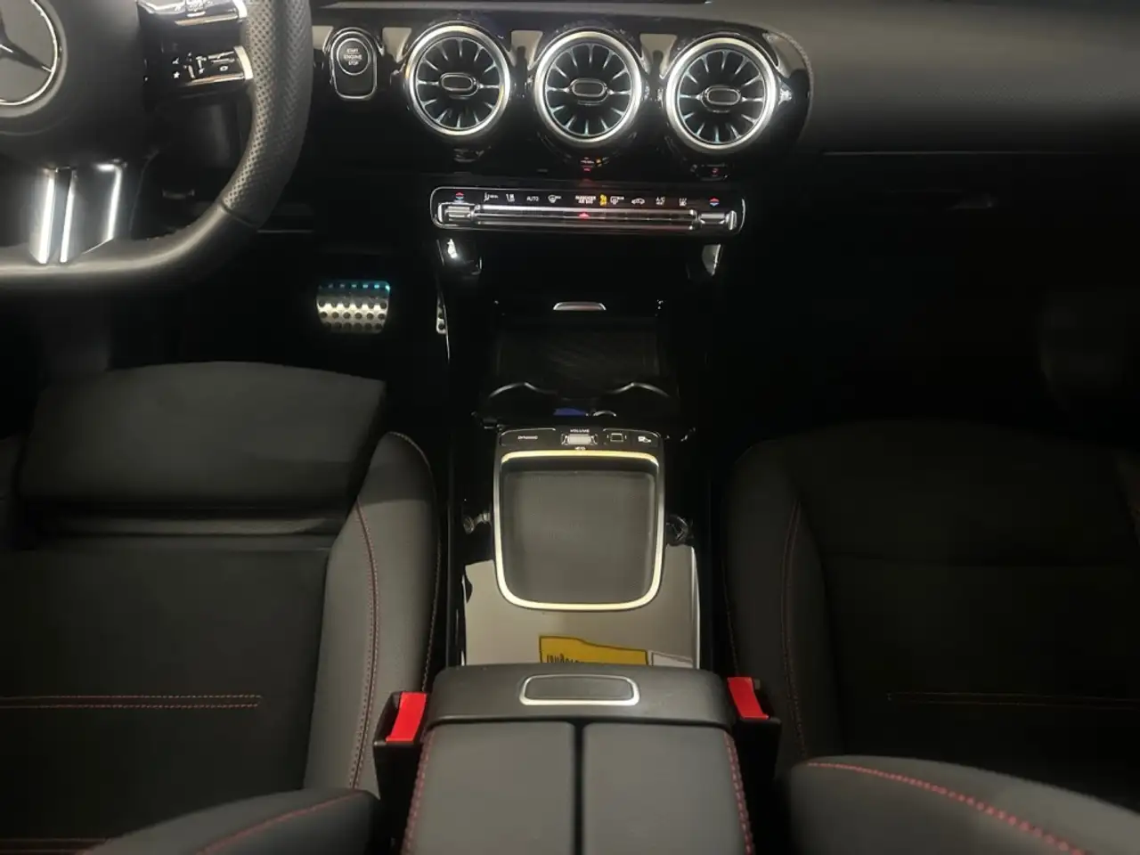 Mercedes-Benz CLA 250 e SB AMG Premium LED MBUX Premium Winter — Vehicle gallery 14