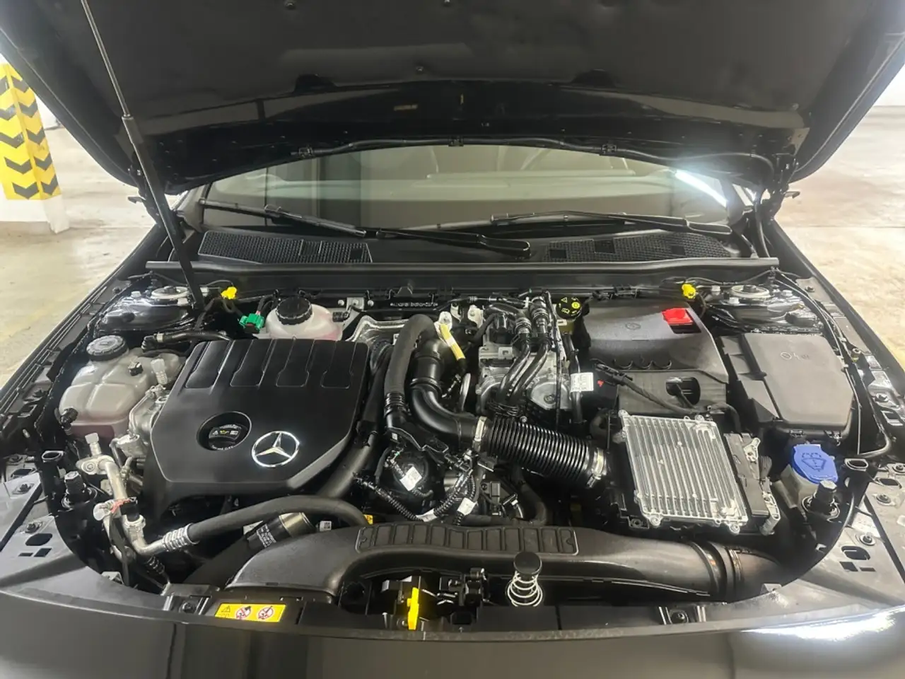 Mercedes-Benz CLA 250 e SB AMG Premium LED MBUX Premium Winter — Vehicle gallery 19