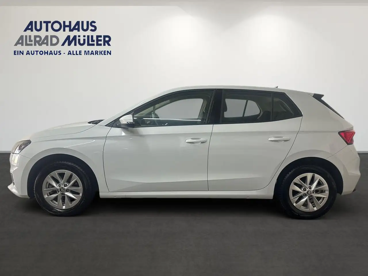 Skoda Fabia Selection 1.0 TSI DSG+LED+SHZ+ACC+CAM+KEYless — Galería del vehículo 26