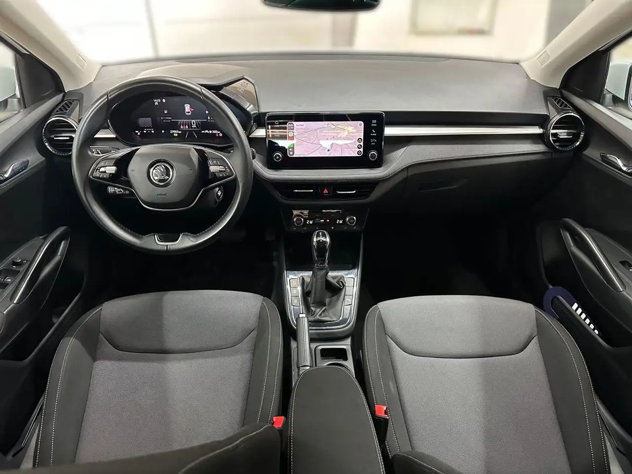 Skoda Fabia Selection 1.0 TSI DSG+LED+SHZ+ACC+CAM+KEYless — Galería del vehículo 8