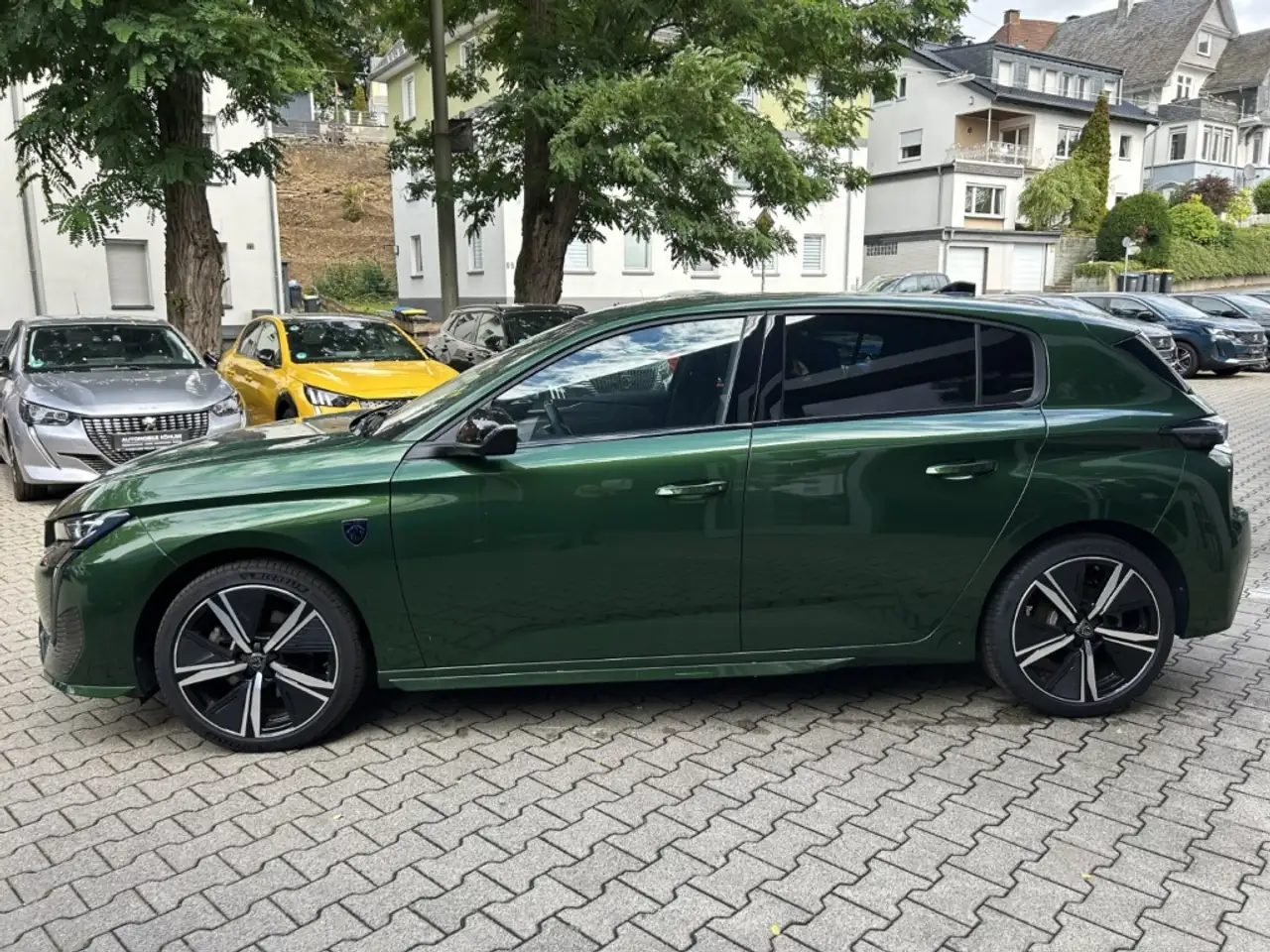 Peugeot 308 GT HYBRID Navi Memory Sitze Massagesitze LED Blend — معرض صور السيارة 5