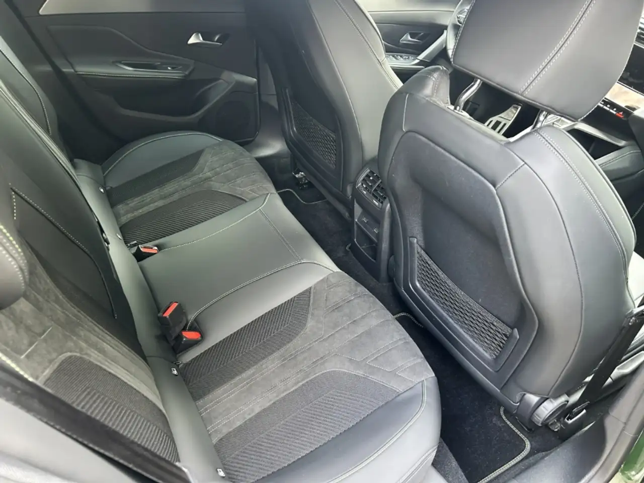 Peugeot 308 GT HYBRID Navi Memory Sitze Massagesitze LED Blend — معرض صور السيارة 14