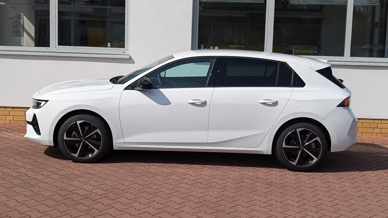 Opel Astra GS Line LHZ/SHL/PixelLED/Parkpilot+Kam/AHVZ/NAVI — Galerie du véhicule 2