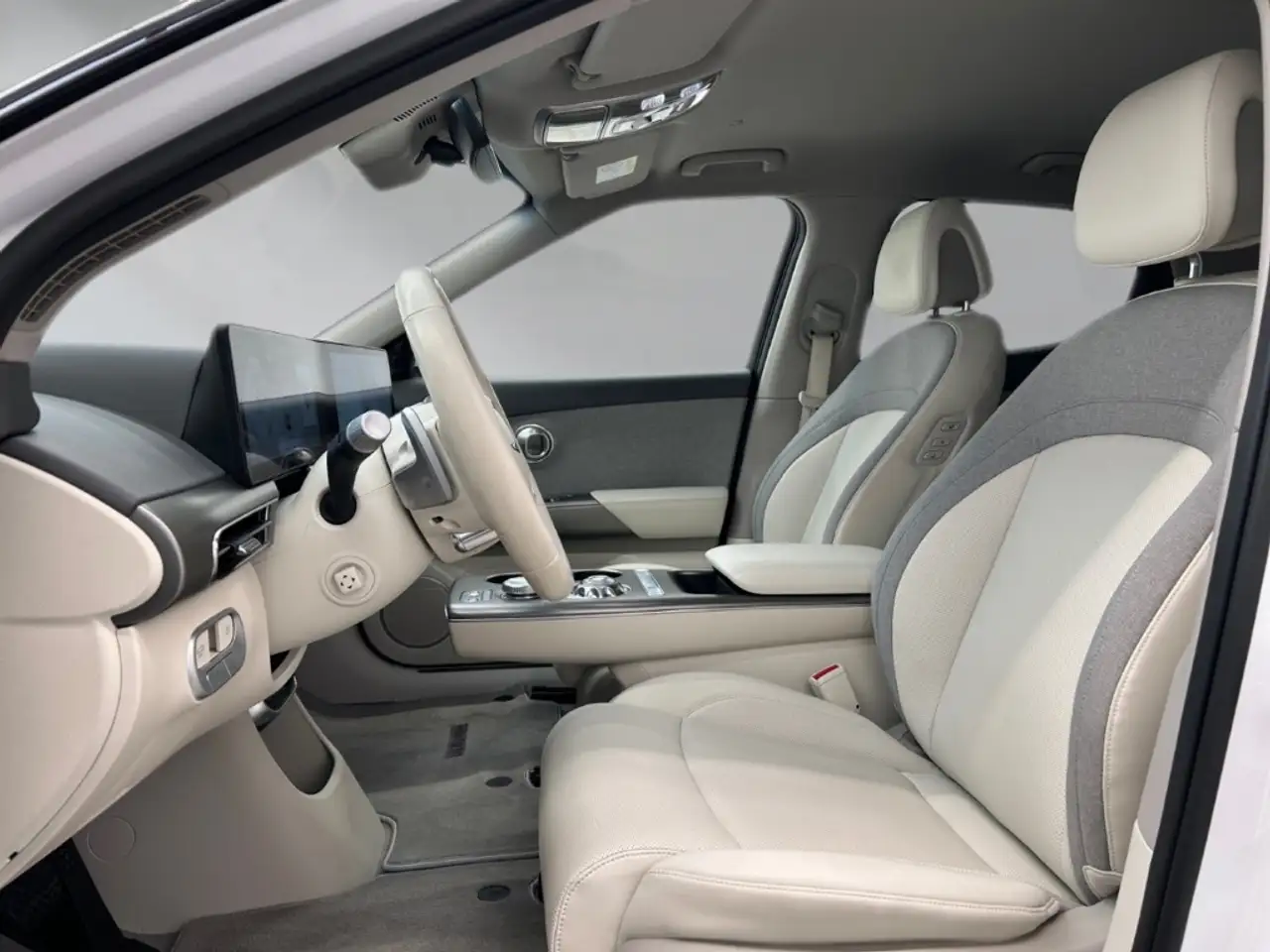 Genesis GV60 Sport Elektro 4WD Sportpaket Memory Sitze Soundsys — Vehicle gallery 10