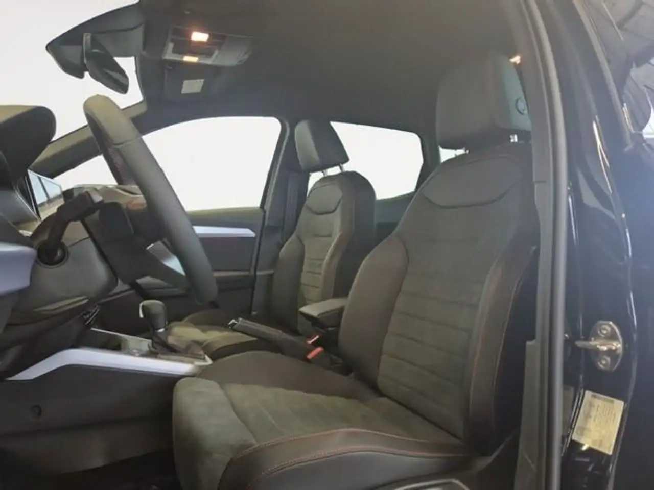SEAT Arona 1.0 TSI DSG FR-Line *AHK*LED*Navi*Kamera* — معرض صور السيارة 10