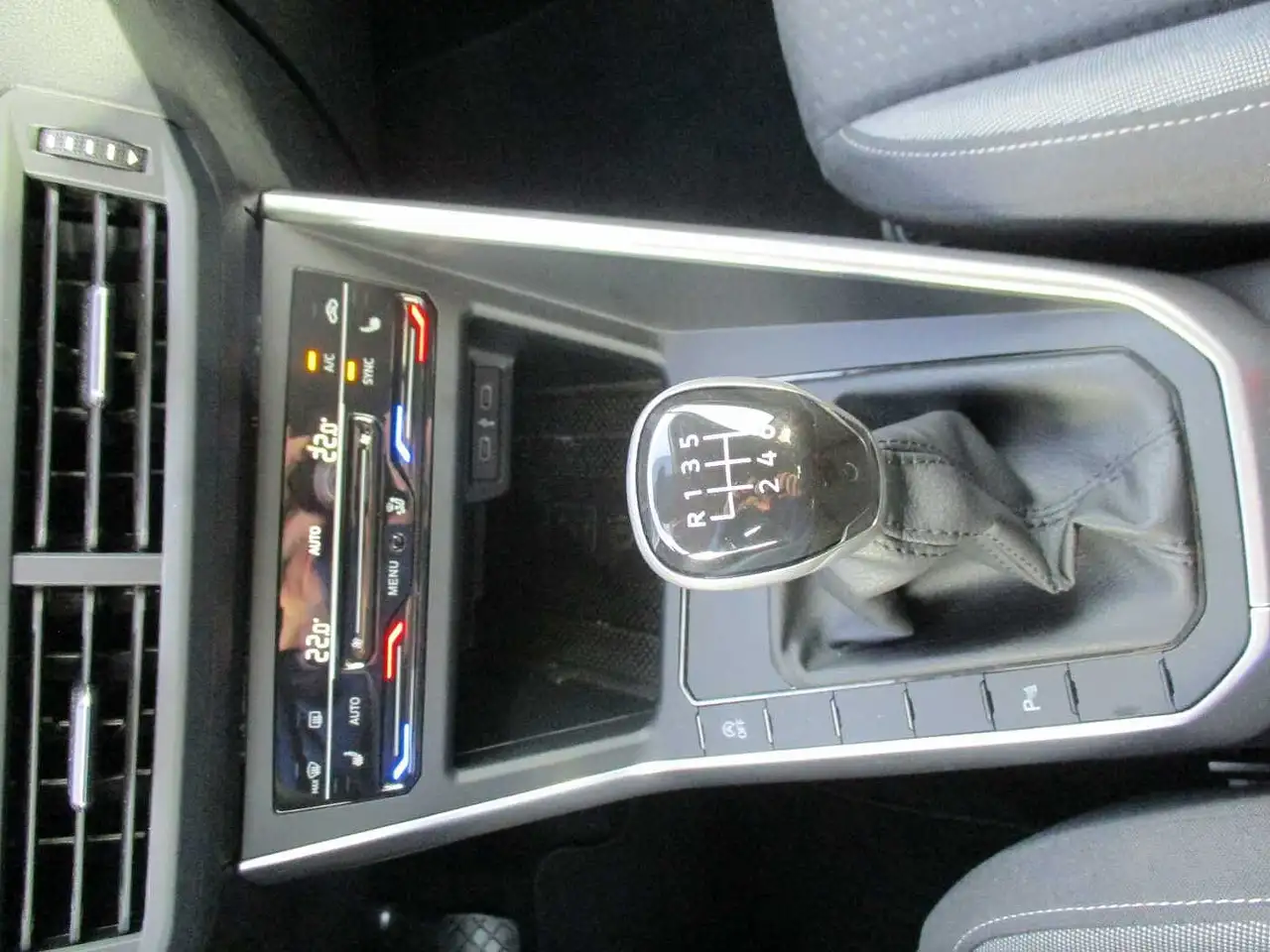 Volkswagen Taigo 1.0 TSI OPF Life — Vehicle gallery 8