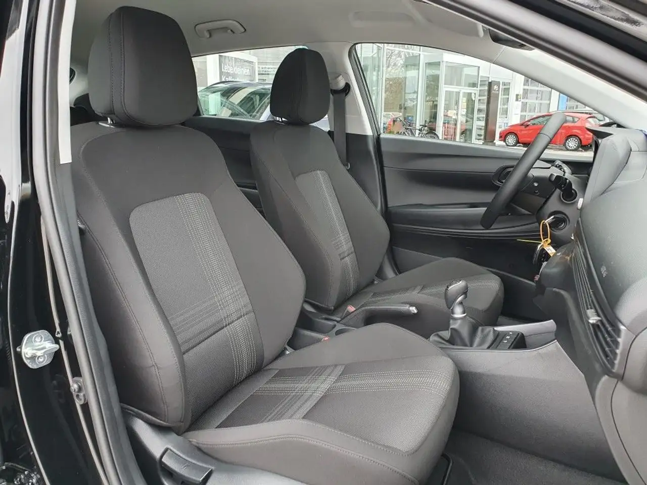 Hyundai BAYON 1.0 T-GDI 48V-Hybrid Select — Galerie du véhicule 12