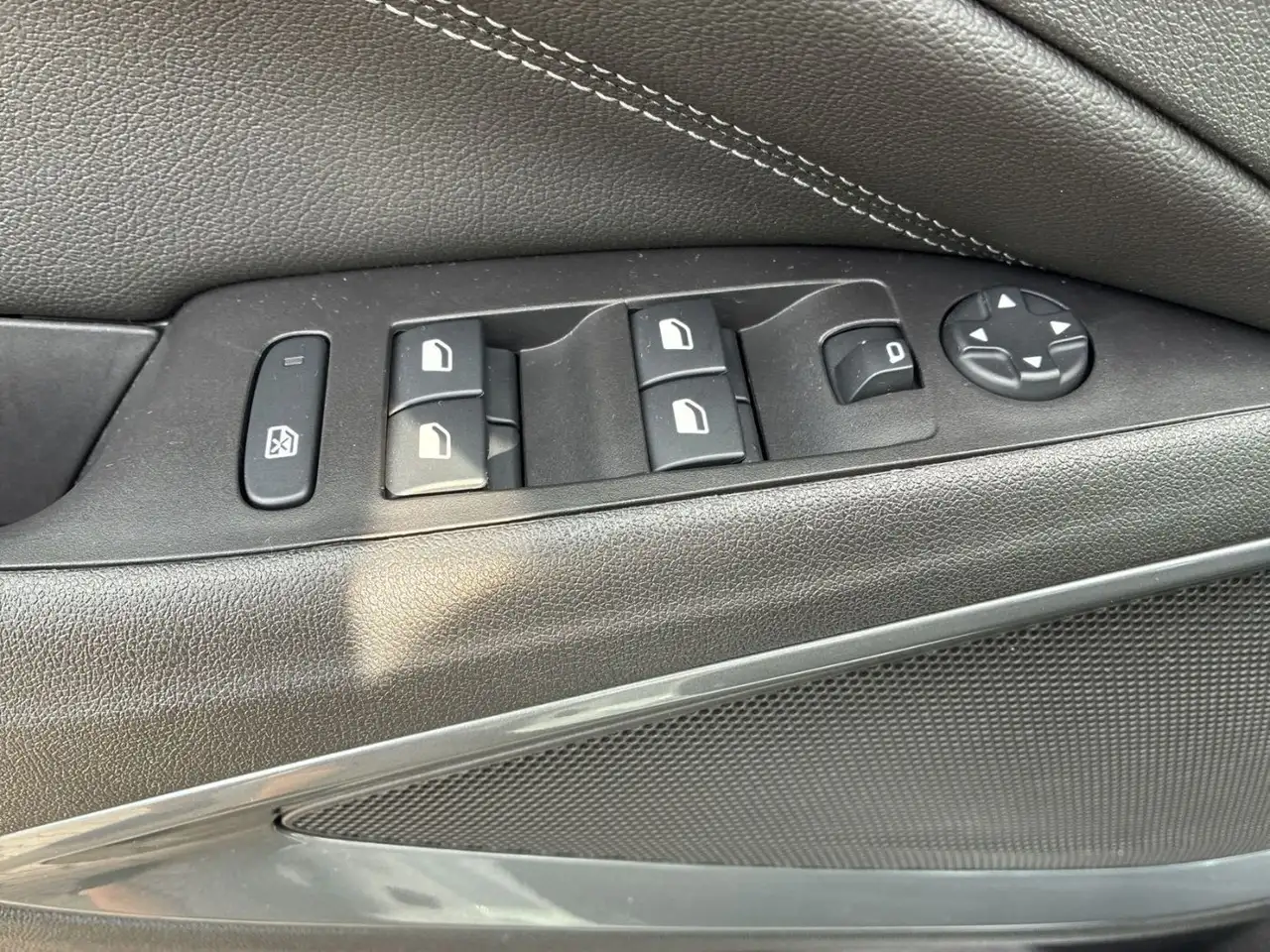 Opel Crossland 1.2 Turbo ELEGANCE PAKET LED+Navi+SHZ — معرض صور السيارة 19