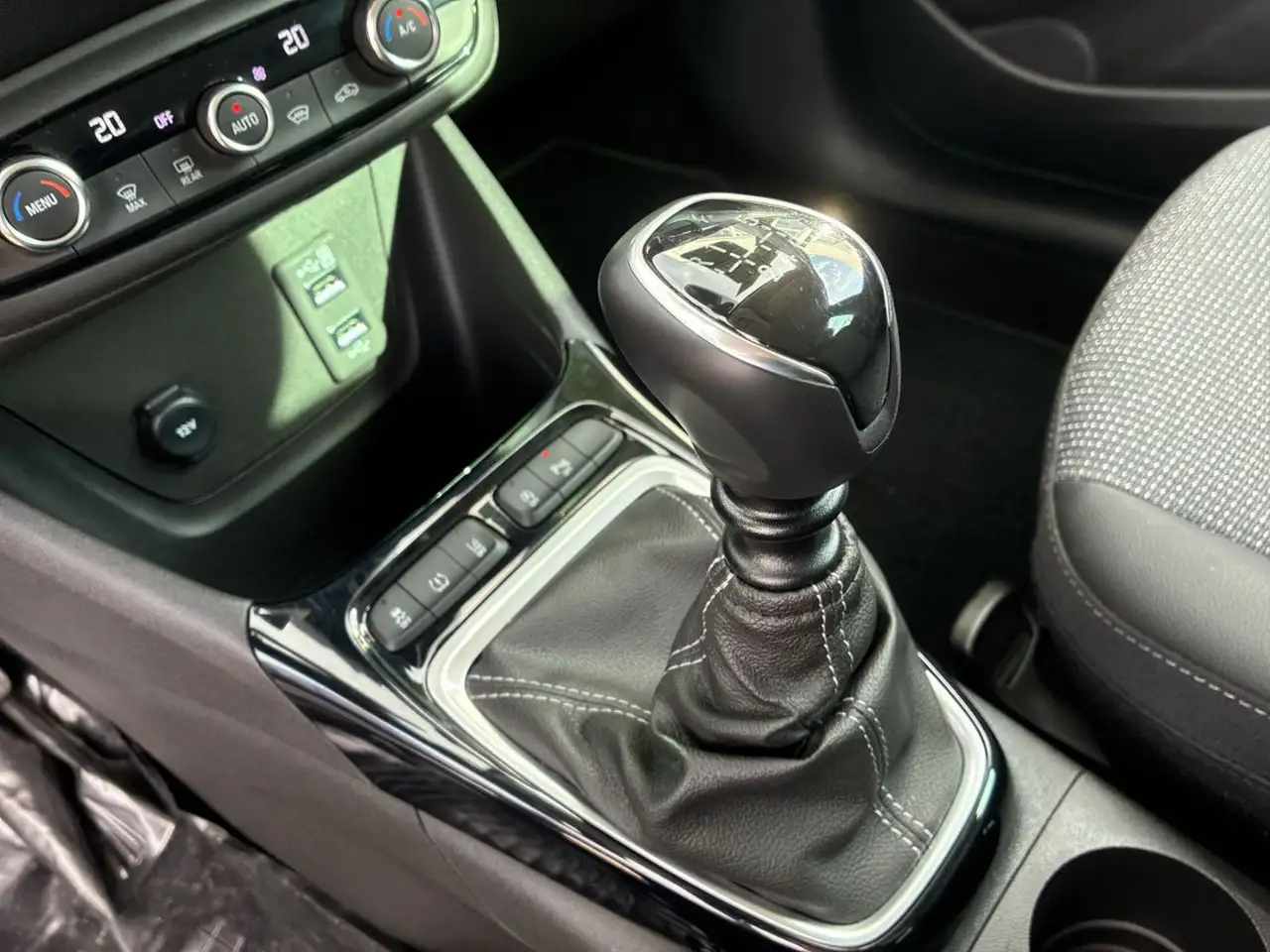 Opel Crossland 1.2 Turbo ELEGANCE PAKET LED+Navi+SHZ — معرض صور السيارة 20
