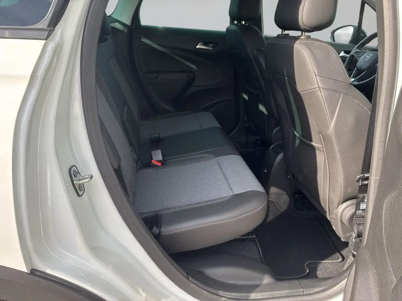 Opel Crossland 1.2 Turbo ELEGANCE PAKET LED+Navi+SHZ — معرض صور السيارة 10