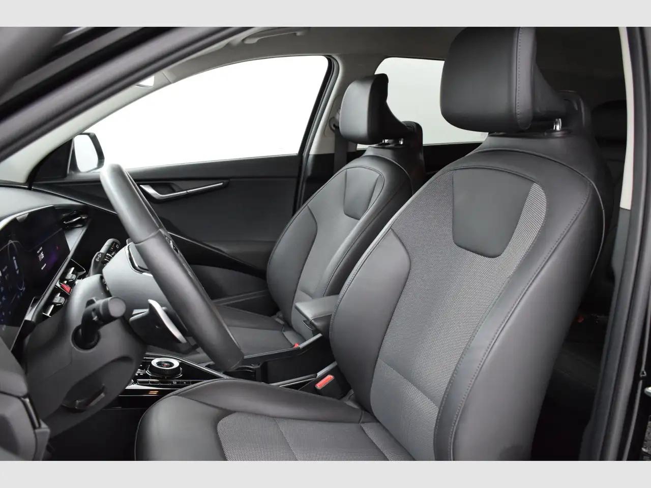 Kia Niro 1.6 GDi PHEV 135kW (183CV) Drive — Vehicle gallery 9