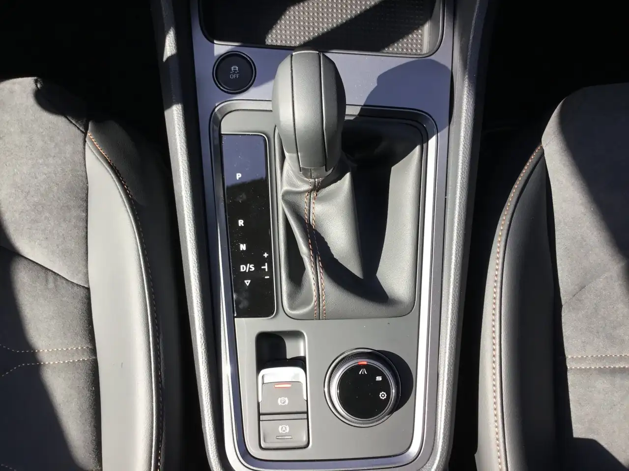 CUPRA Ateca 1.5 TSI +DSG+KAMERA+NAVI+LED+LENKRADHZG.+ — معرض صور السيارة 15
