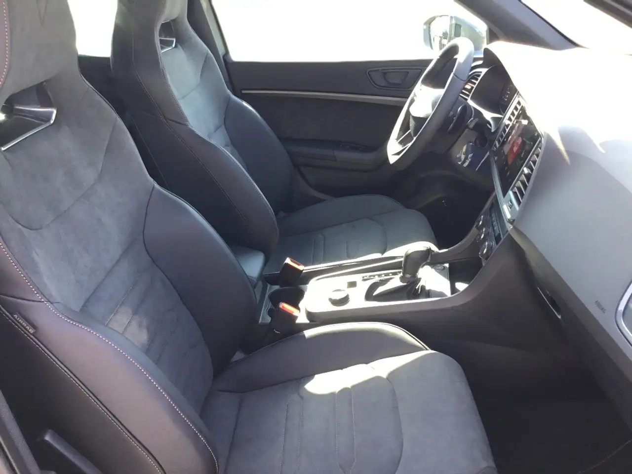 CUPRA Ateca 1.5 TSI +DSG+KAMERA+NAVI+LED+LENKRADHZG.+ — معرض صور السيارة 10