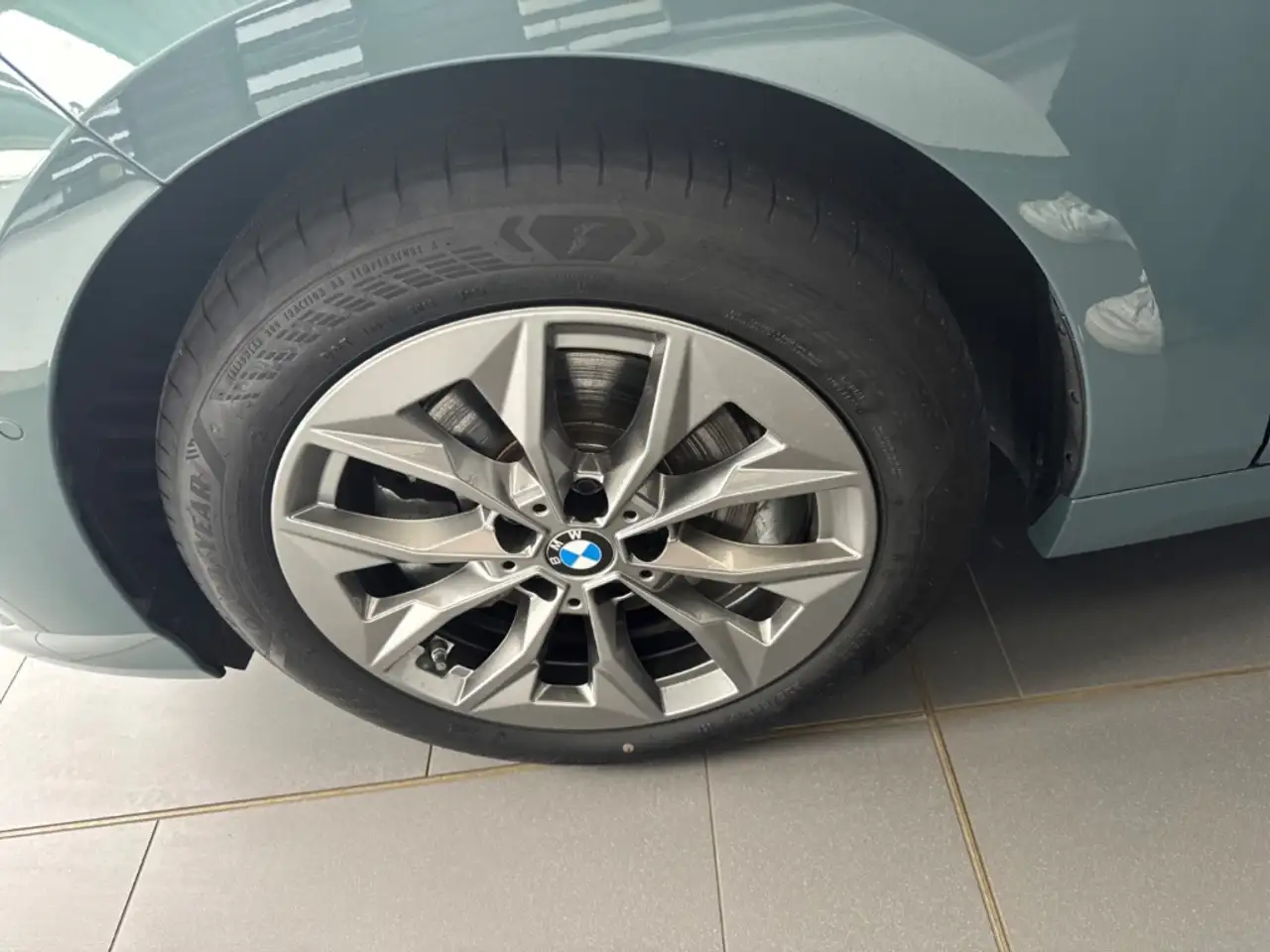 BMW 120 i Park-Assistent Navi LED SHZ Mehrzonenklima Musik — Galerie du véhicule 6
