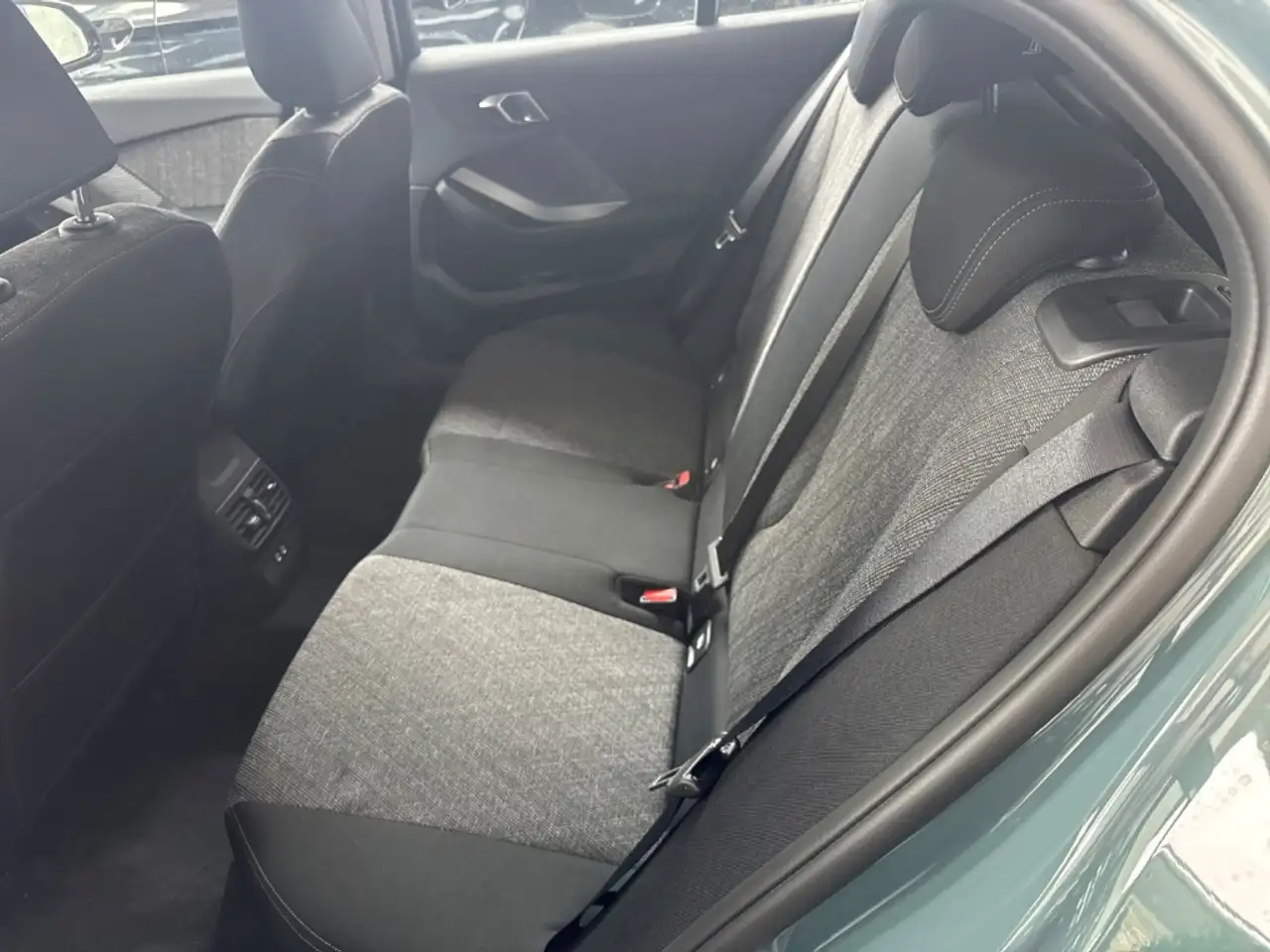 BMW 120 i Park-Assistent Navi LED SHZ Mehrzonenklima Musik — Galerie du véhicule 9