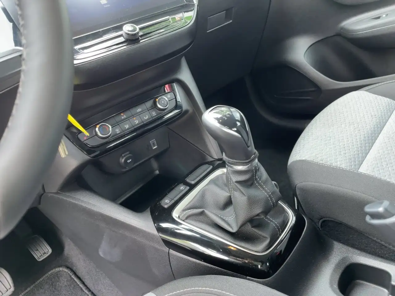 Opel Corsa F 1.2 Edition Multimedia/Klima/SHZ/LHZ/PDC — معرض صور السيارة 21