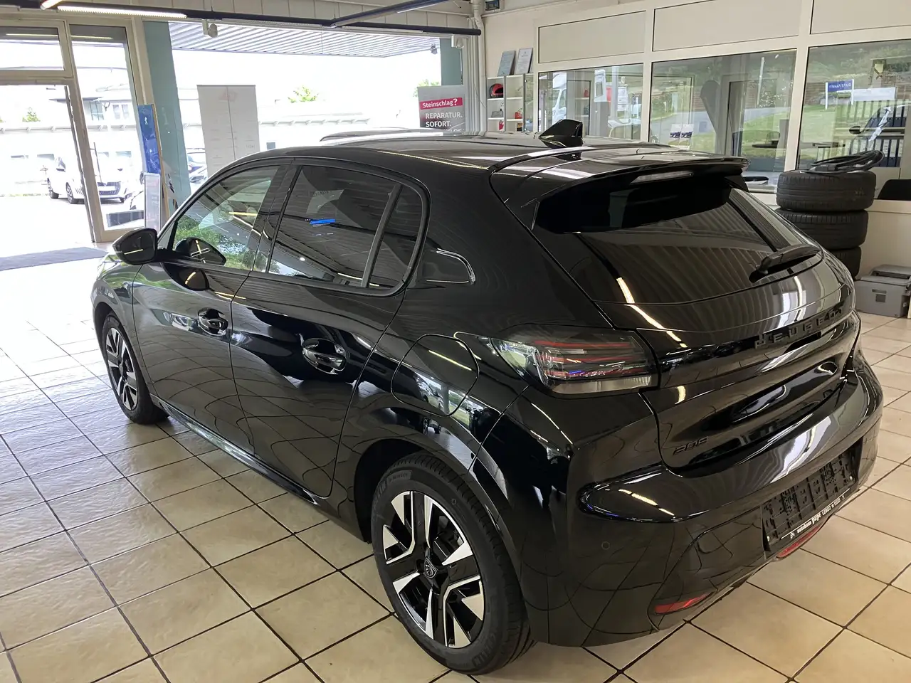 Peugeot 208 Allure — Vehicle gallery 6