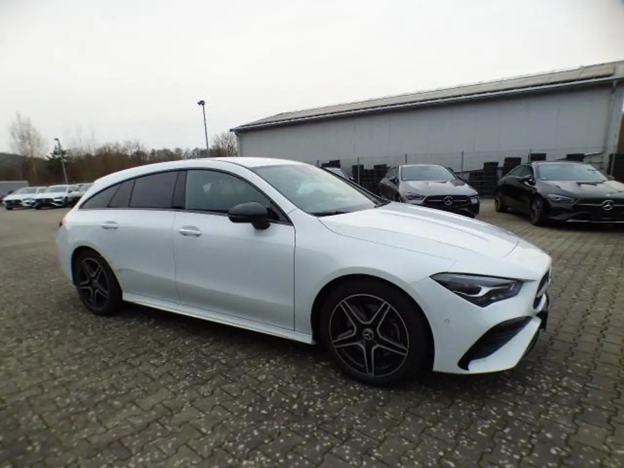Mercedes-Benz CLA 200 CLA 200 Shooting Brake SB AMG Line Advanced Plus Anhängkupplung Totwinkel Night Paket Verkehrszeichen Assist LED Kamera — Vehicle gallery 9