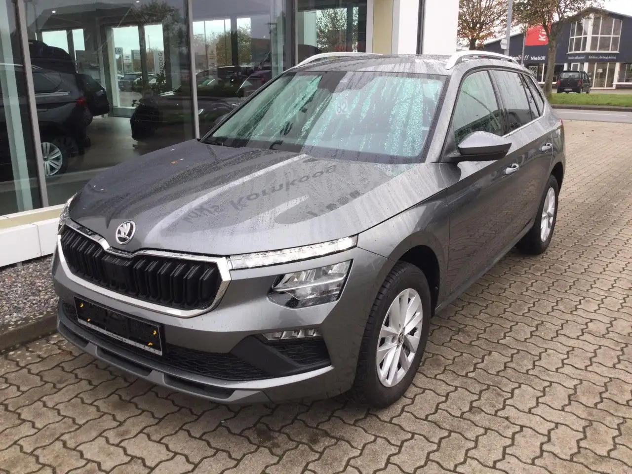 Skoda Kamiq 1.0 TSI DSG Selection LED ACC APP Kamera — Galería del vehículo 3