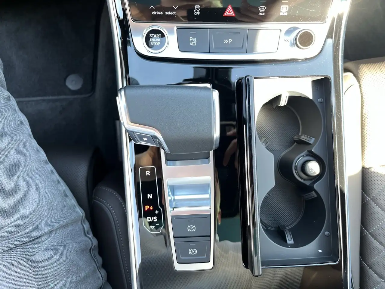 Audi A8 lang 60 TFSI e quattro tiptronic Pano Matrix — Vehicle gallery 15