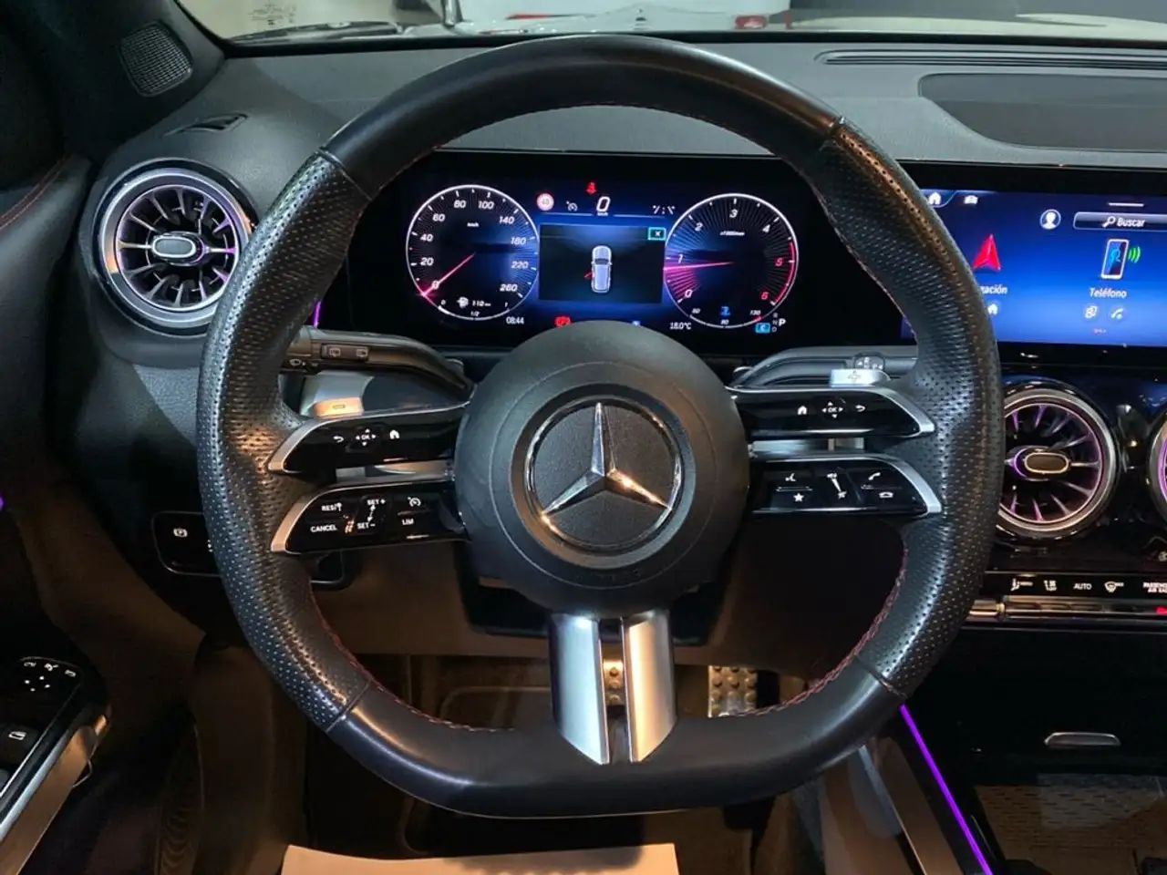 Mercedes-Benz GLB 220 d 4Matic AMG Line (EURO 6d) — Galería del vehículo 8