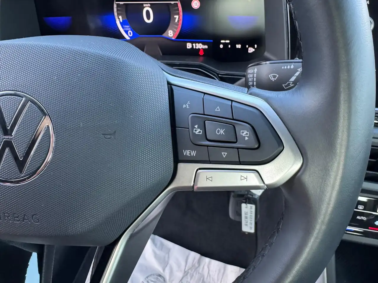 Volkswagen Taigo 1.0 TSI *LIFE*IQ-DRIVE*PDCHI+VO*NAVI*ACC*V — معرض صور السيارة 17