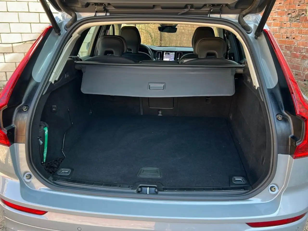 Volvo XC60 2.0 B4 D Auto Core — معرض صور السيارة 10