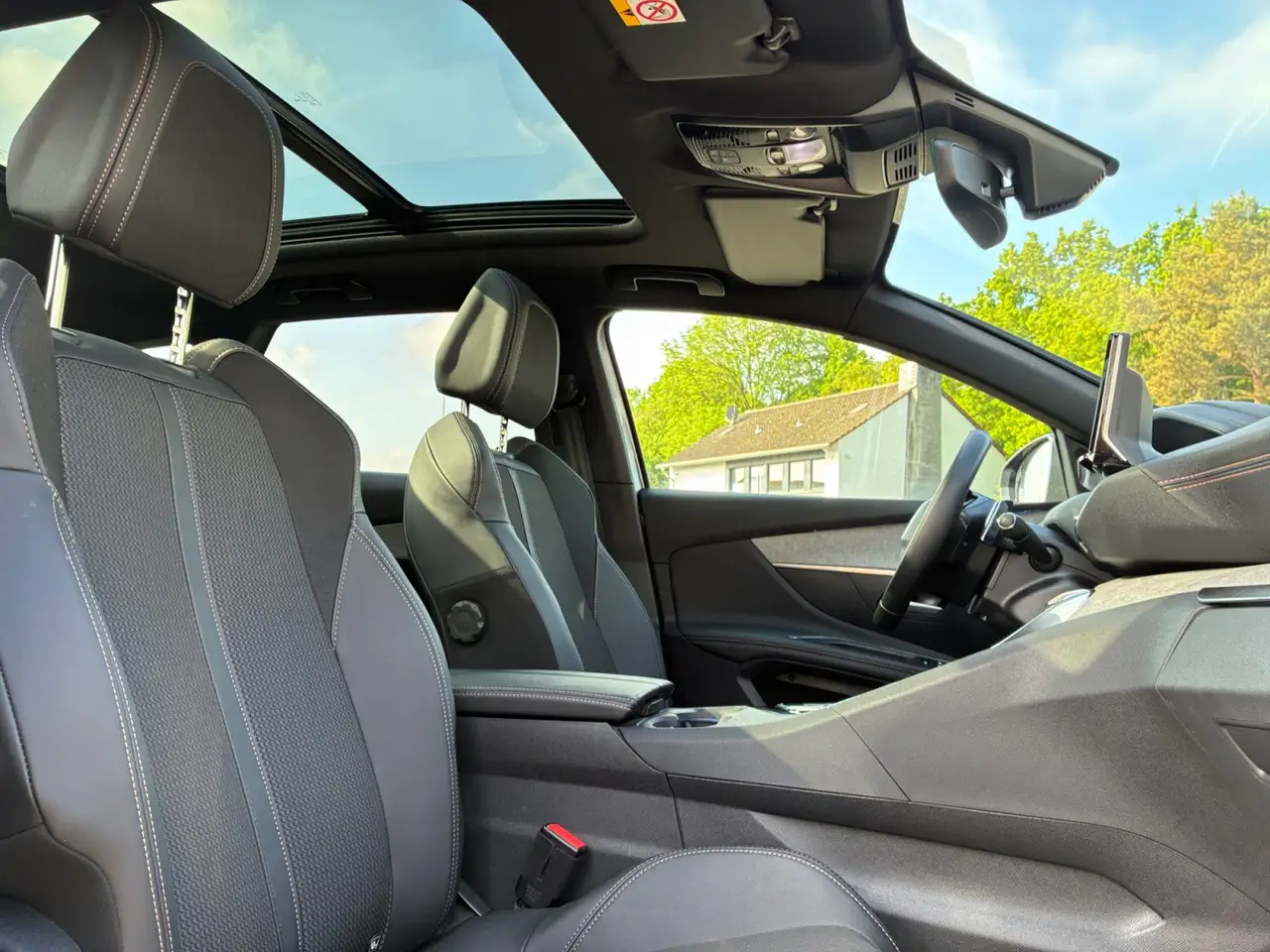 Peugeot 3008 PURETECH 130 GT 360°/PANORAMA/ACC/LED — Galería del vehículo 12