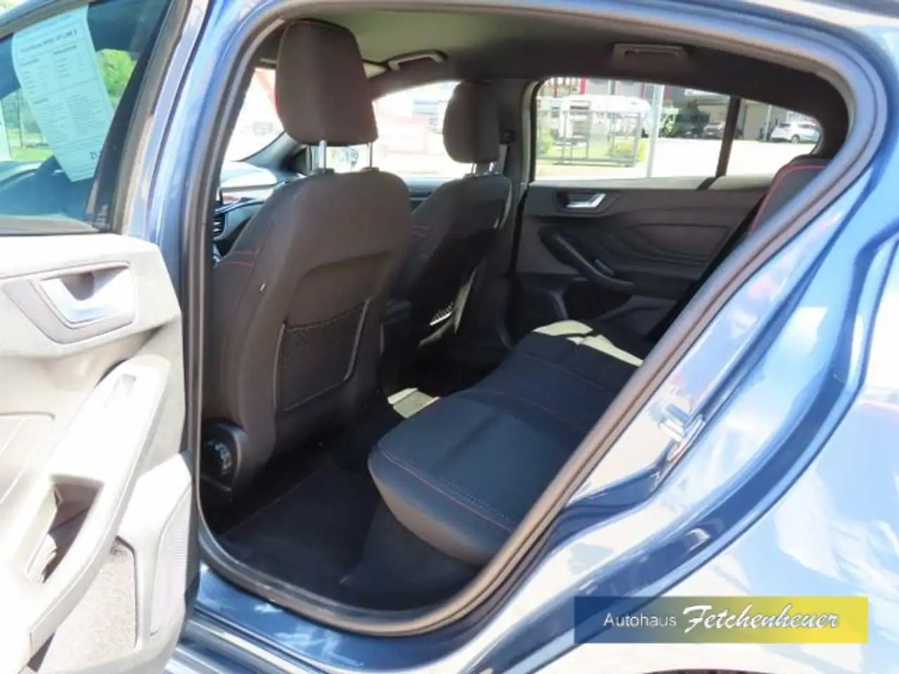 Ford Focus ST-LINE X m. NAVI+LED+RFK+SHZ+TEMP+ALU+GJR — معرض صور السيارة 7