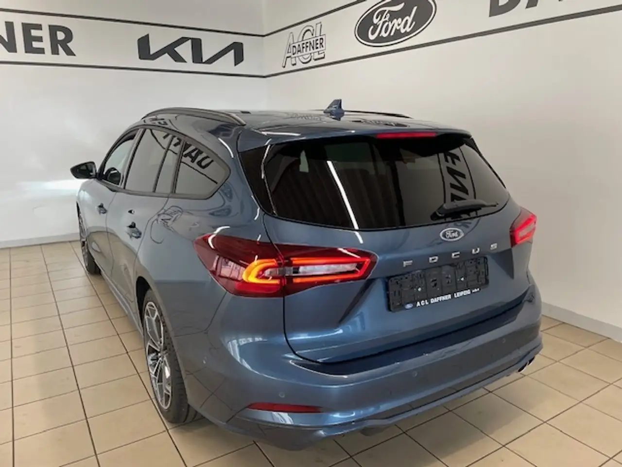 Ford Focus Turnier ST-Line X HUD AHK-abnehmbar Navi — معرض صور السيارة 3