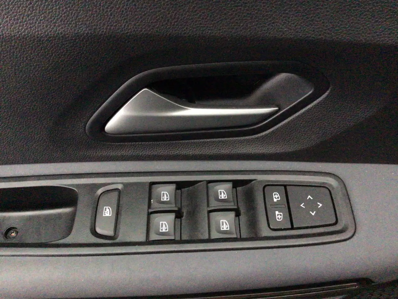 Dacia Sandero Stepway Extreme+ TCe 100 ECO-G — Galerie du véhicule 17