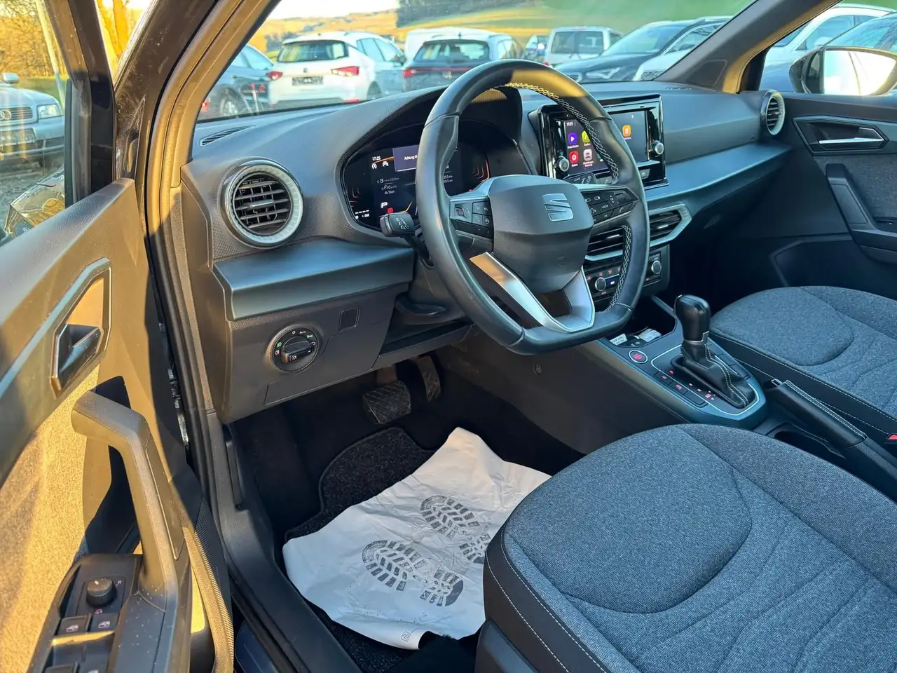 SEAT Arona 1.0 TSI *DSG*XPERIENCE*PDCHI*TEMPOMAT*LED* — معرض صور السيارة 12