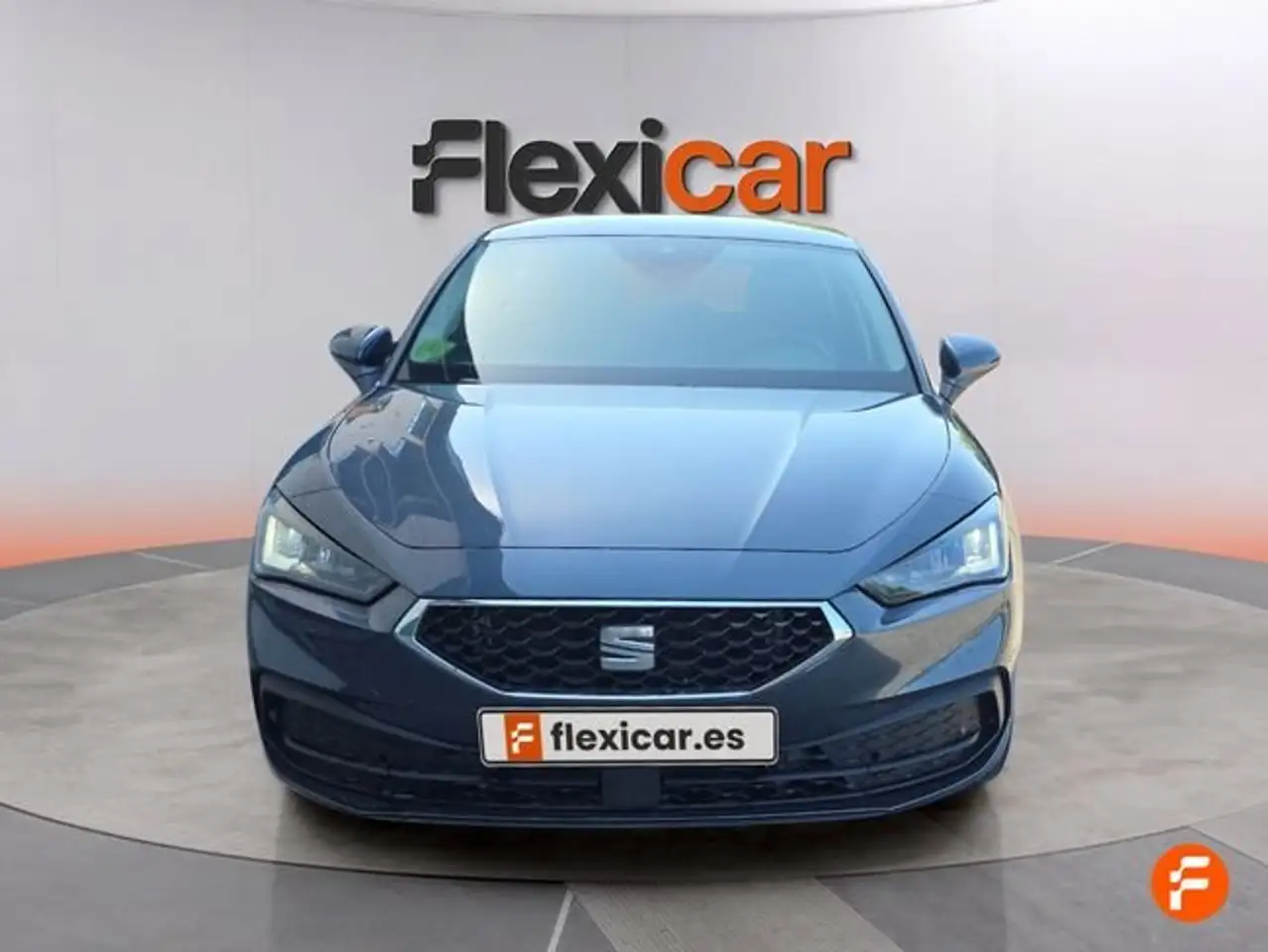 SEAT Leon 1.5 TSI S&S Style 25º Aniversario 115 — Vehicle gallery 2