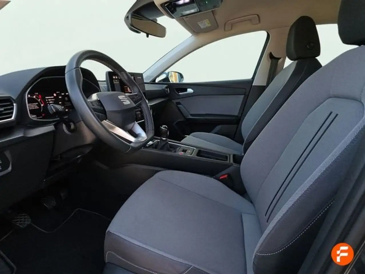 SEAT Leon 1.5 TSI S&S Style 25º Aniversario 115 — Vehicle gallery 16