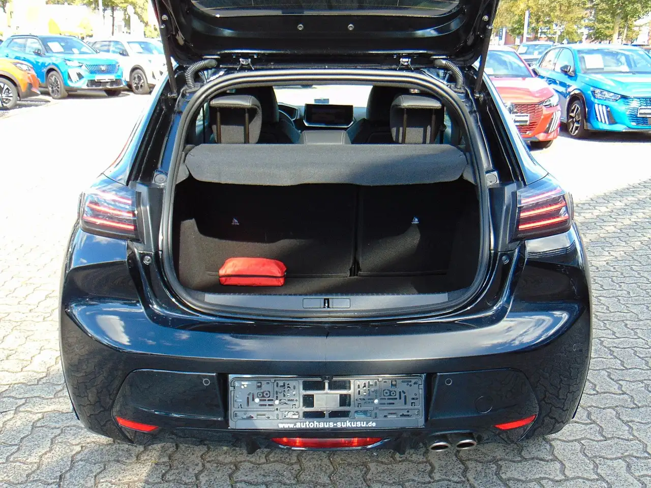 Peugeot 208 Hybrid 145 e-DSC6 GT — Galería del vehículo 14