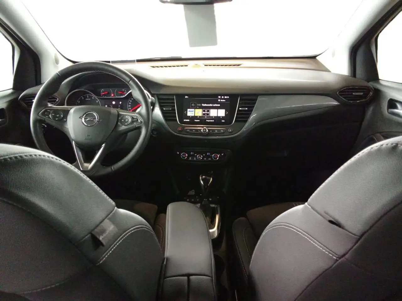 Opel Crossland Ultimate, HUD, Shz, Navi, Allwetter — Vehicle gallery 14