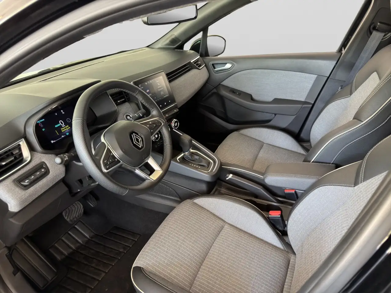 Renault Clio V Techno Klima Rückfahrkamera Fenster el. — Vehicle gallery 15