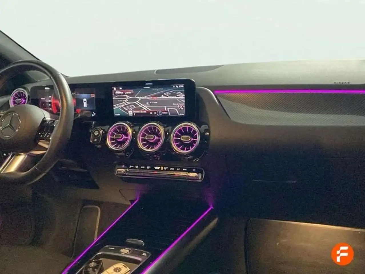 Mercedes-Benz GLA 200 — معرض صور السيارة 22