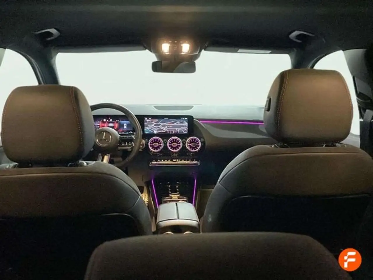 Mercedes-Benz GLA 200 — معرض صور السيارة 27