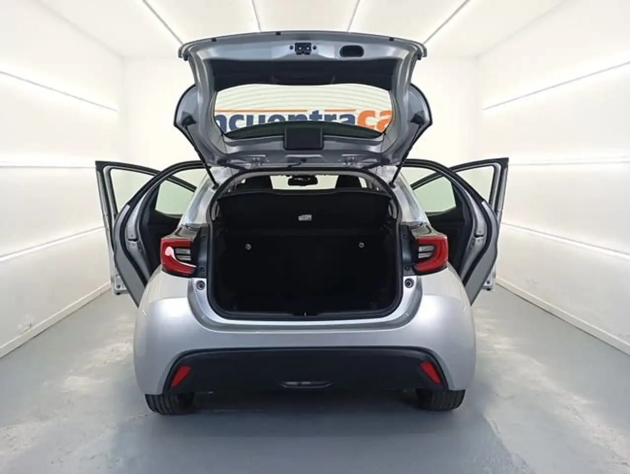 Toyota Yaris 120H 1.5 Active Plus — Galerie du véhicule 22