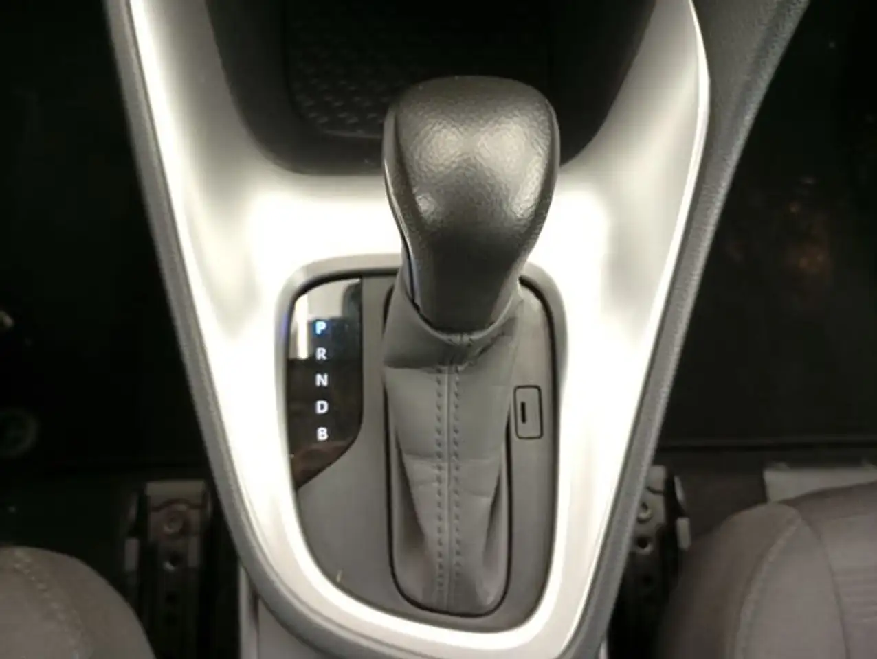 Toyota Yaris 120H 1.5 Active Plus — Galerie du véhicule 37