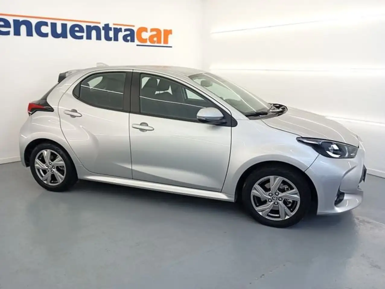 Toyota Yaris 120H 1.5 Active Plus — Galerie du véhicule 13