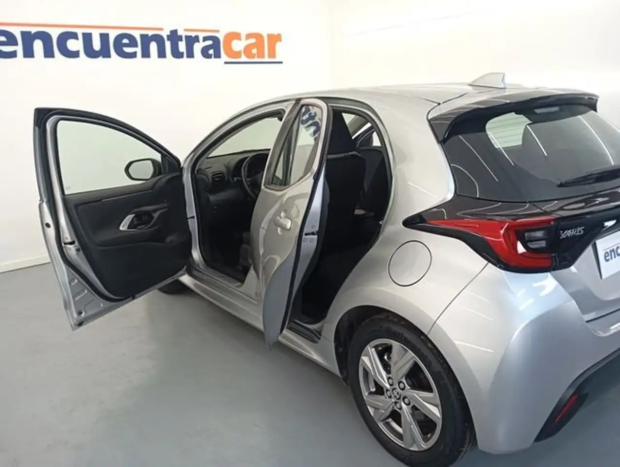 Toyota Yaris 120H 1.5 Active Plus — Galerie du véhicule 24