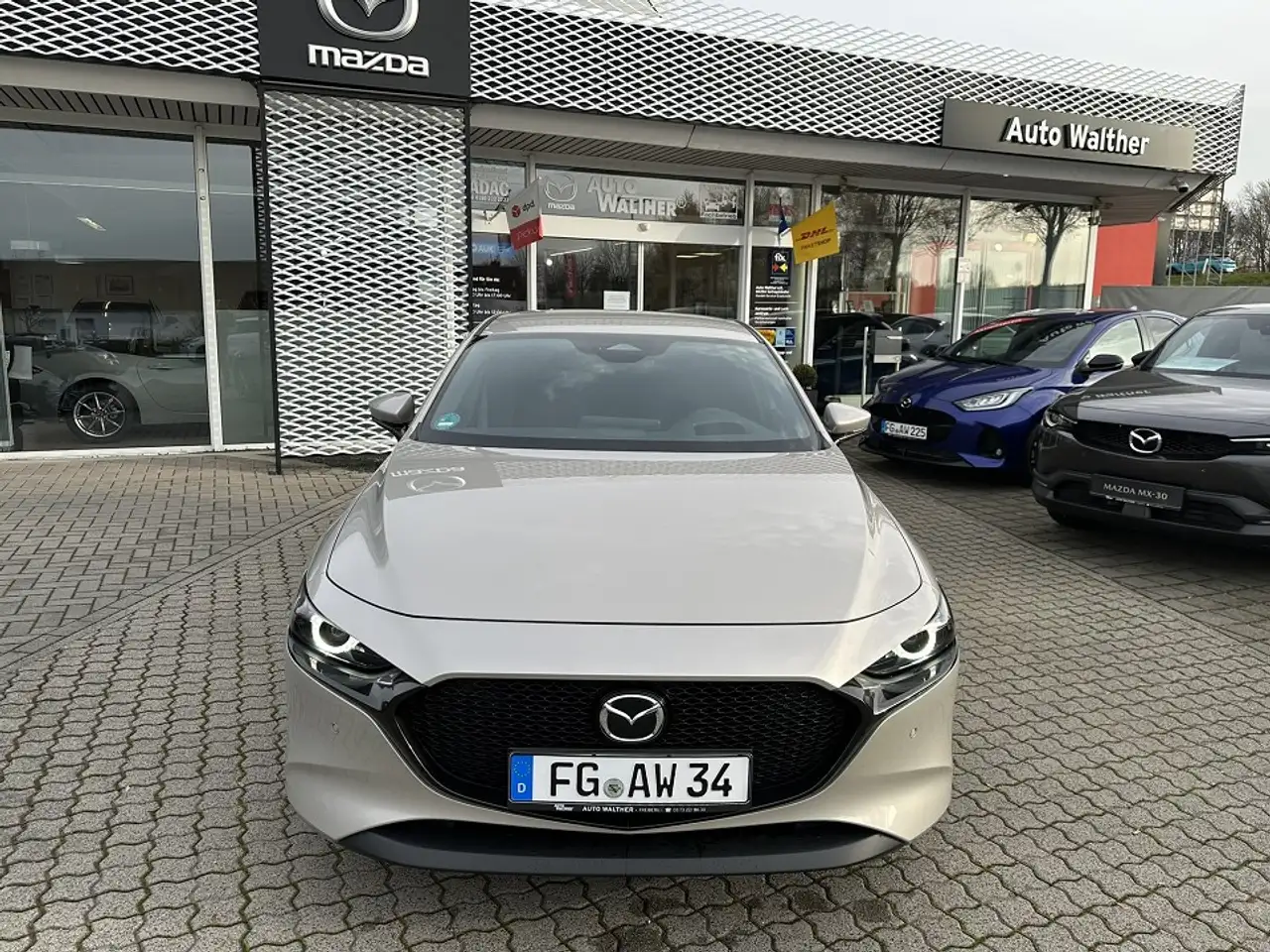 Mazda 3 2.0L e-SKYACTIV X 186ps 6AT FWD Exclusive-line DAS — Vehicle gallery 2