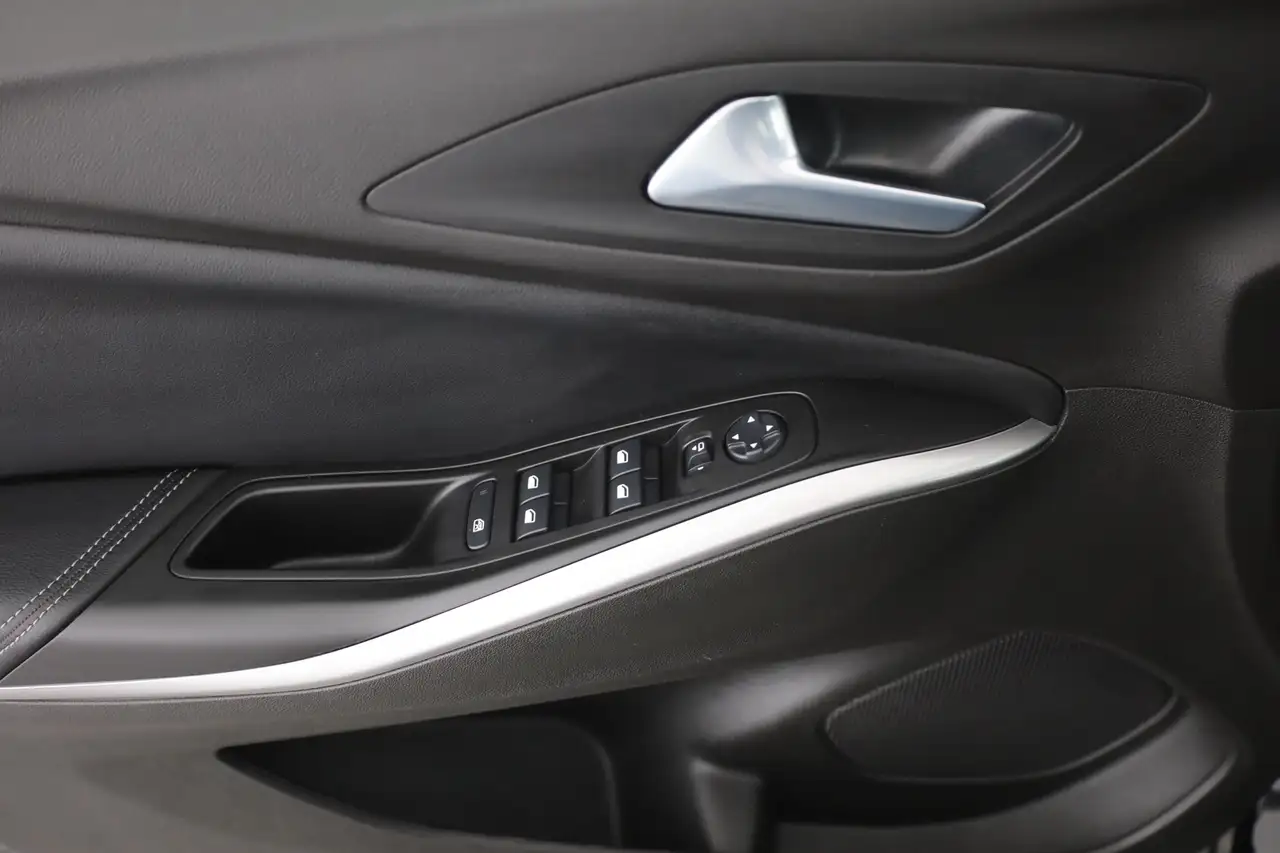 Opel Grandland 1.2 GS Line LED Navi 360° Sitzheizung — معرض صور السيارة 23