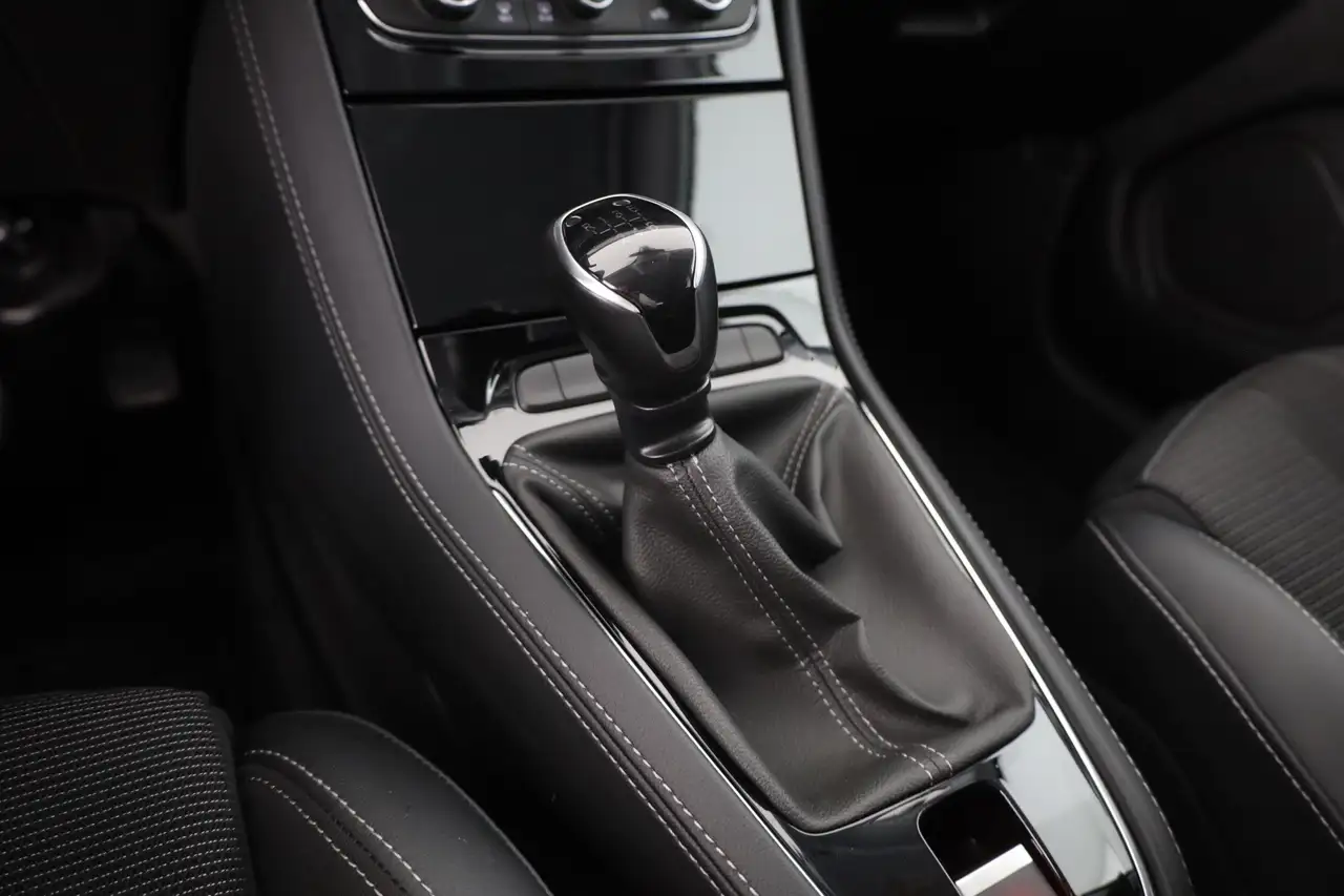 Opel Grandland 1.2 GS Line LED Navi 360° Sitzheizung — معرض صور السيارة 15