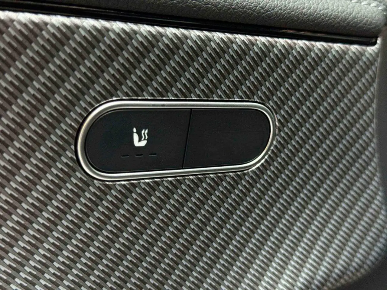Mercedes-Benz CLA 180 Pano Standhzg ACC Lenkhzg Neuwertig — Galería del vehículo 16